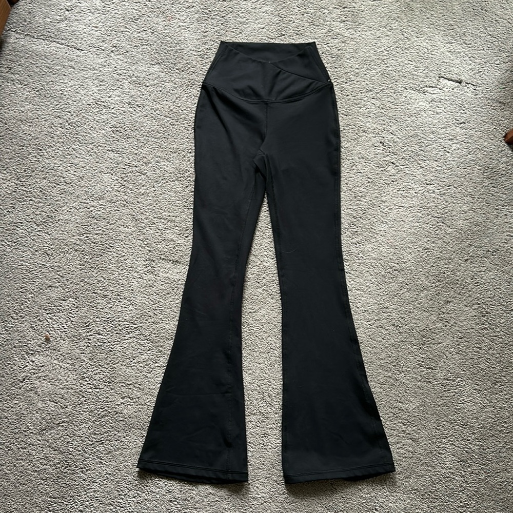 Yogalicious Lux XS Black Crossover 7/8 Flare Pants